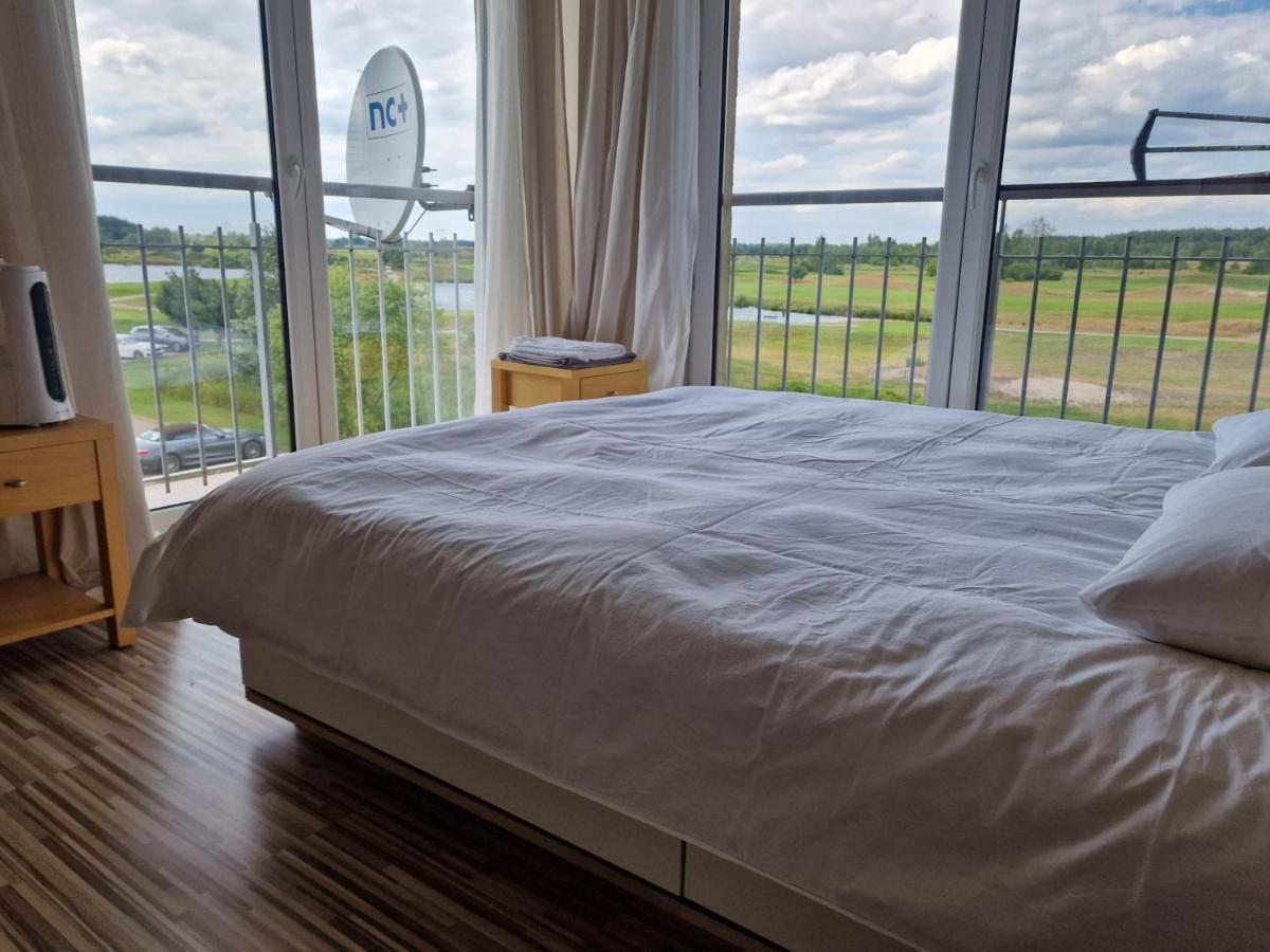 Apartgolf Sobienie Krolewskie Sobienie Szlacheckie Εξωτερικό φωτογραφία