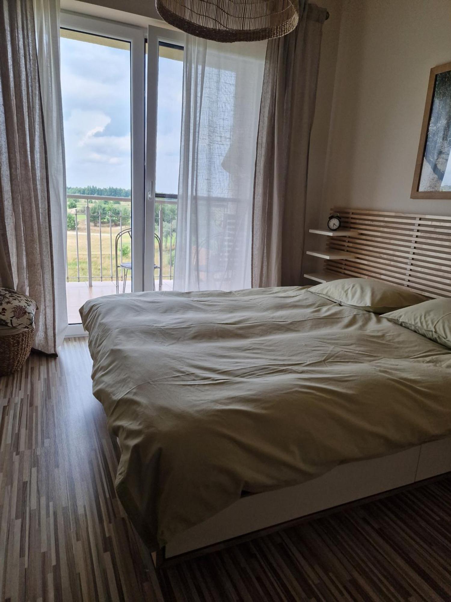 Apartgolf Sobienie Krolewskie Sobienie Szlacheckie Εξωτερικό φωτογραφία