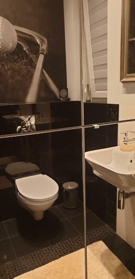 Apartgolf Sobienie Krolewskie Sobienie Szlacheckie Εξωτερικό φωτογραφία