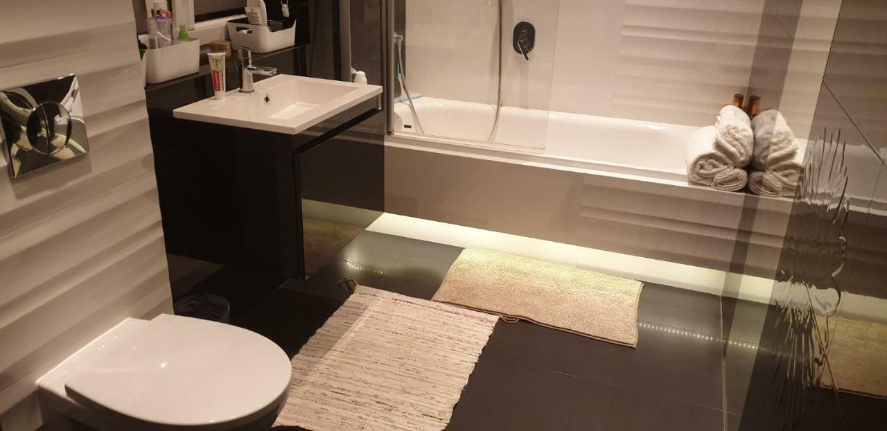 Apartgolf Sobienie Krolewskie Sobienie Szlacheckie Εξωτερικό φωτογραφία