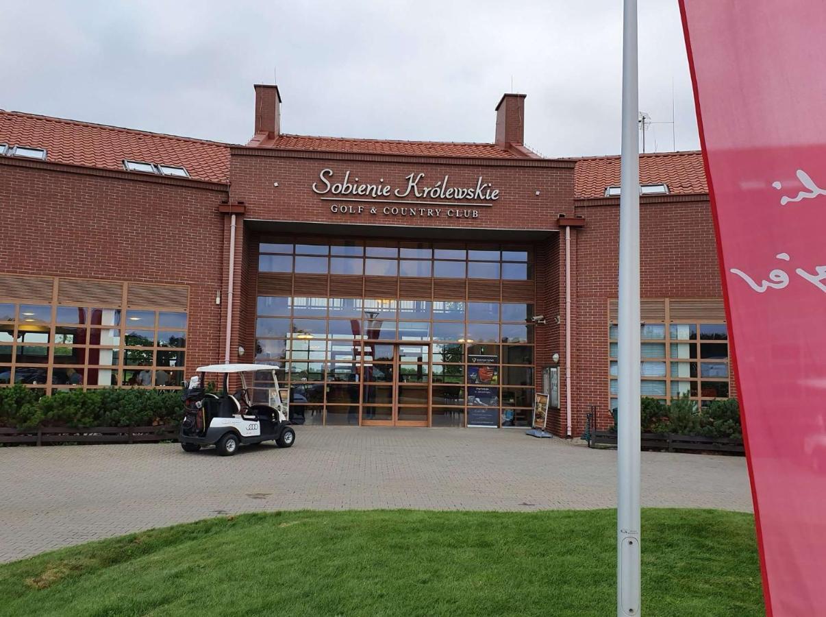 Apartgolf Sobienie Krolewskie Sobienie Szlacheckie Εξωτερικό φωτογραφία